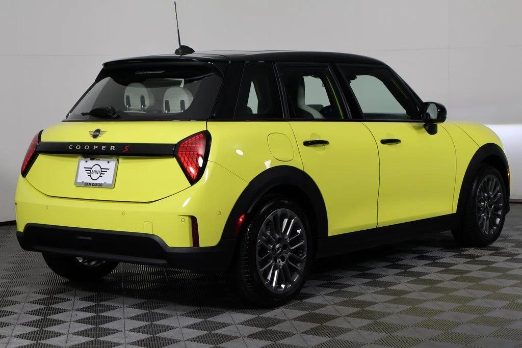 mini hardtop 4 door 2026 WMW53GD0XT2X75881 image mini hardtop 4 door 2026 WMW53GD0XT2X75881 image